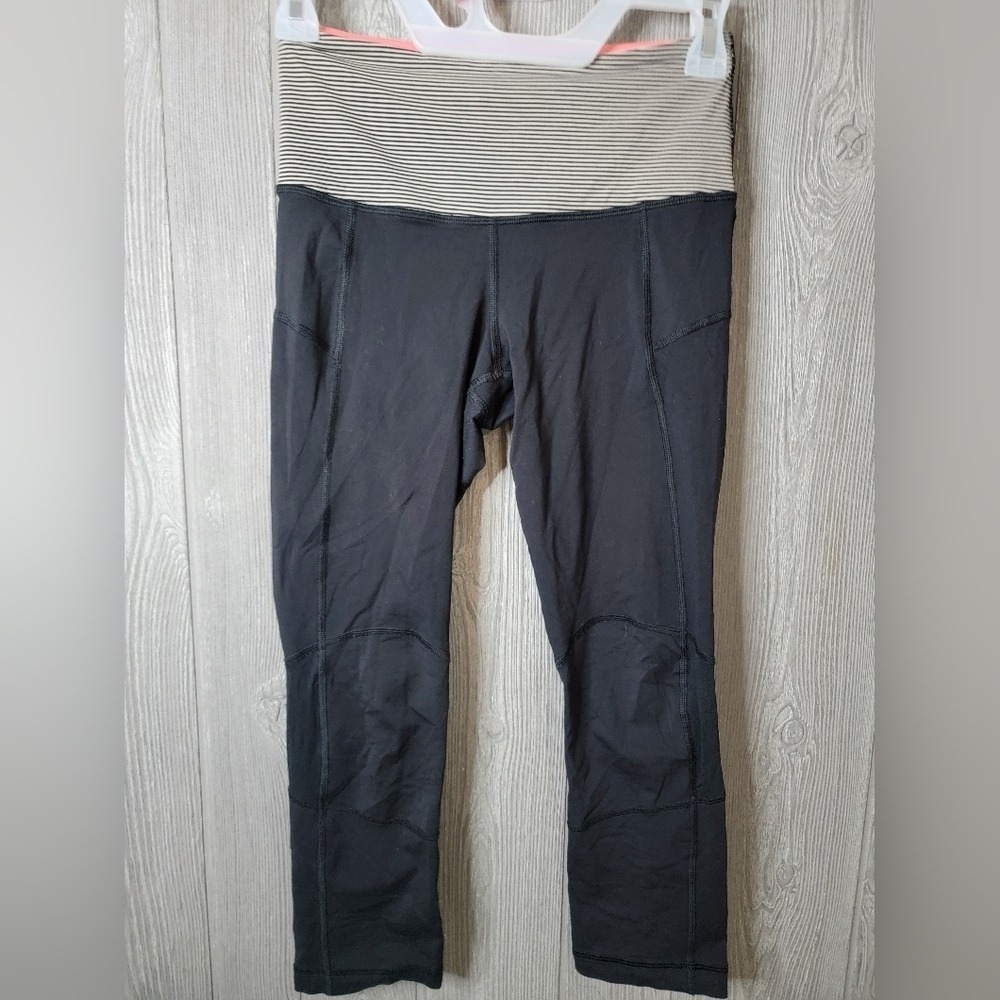 ♡Lululemon athletica Black & Cream Leggings W/ Coral A Pocket On The Waist Band